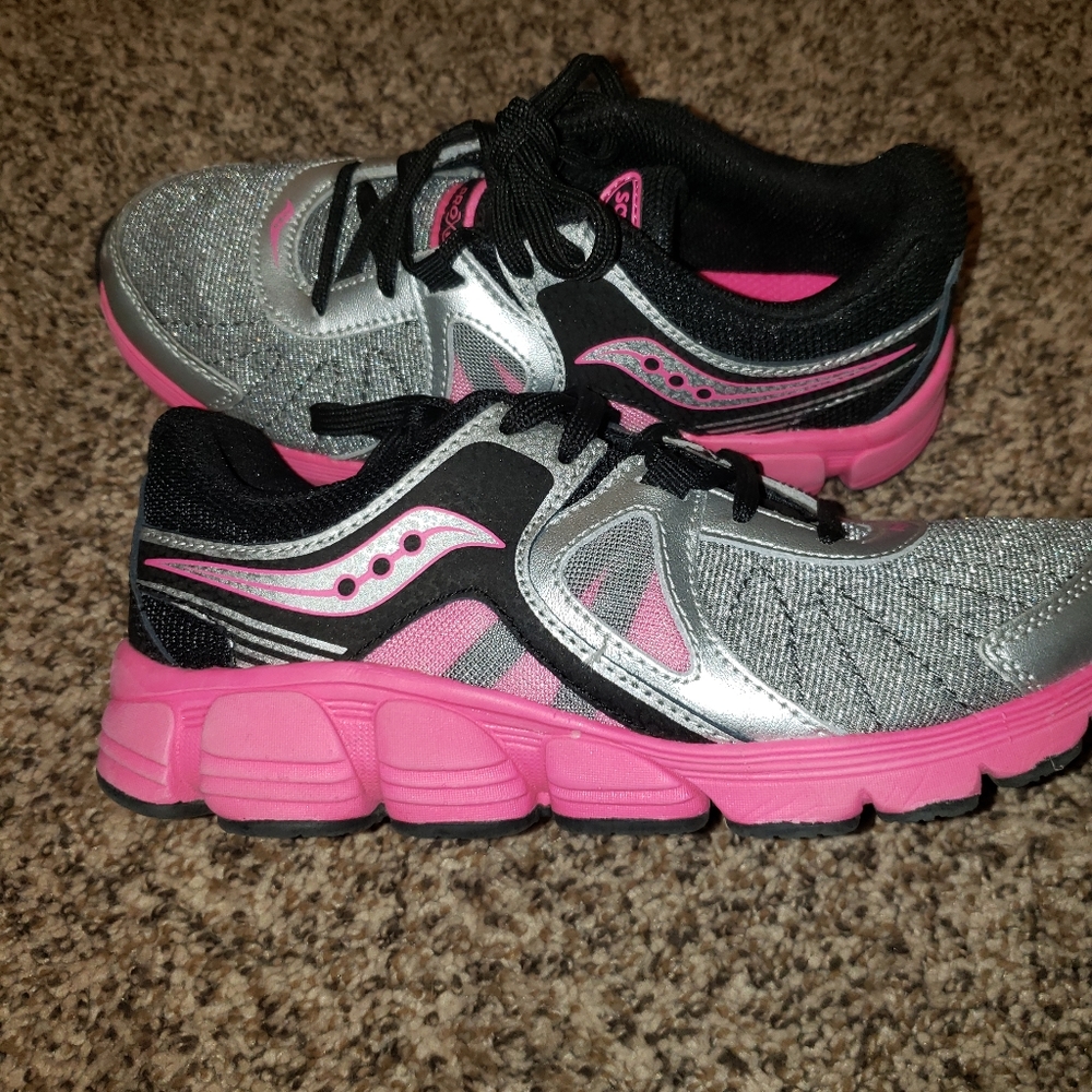 Saucony girls shoes
